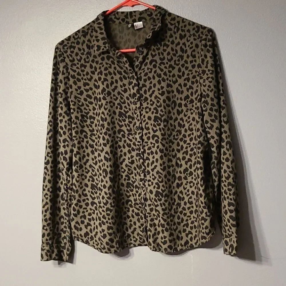 Olive cheetah print button up shirt